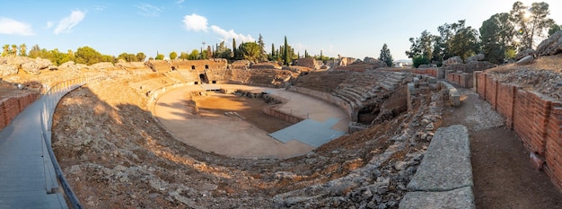 Ruínas romanas de Mérida panorâmica e vista do Anfiteatro Romano Extremadura Espanha