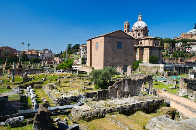 Ruínas romanas em Roma, Itália