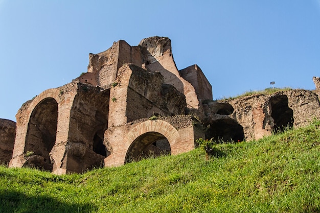Foto ruinas romanas en el foro de roma
