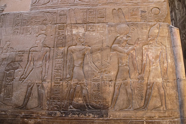 Ruinas del templo egipcio de Karnak el museo al aire libre más grande de Luxor