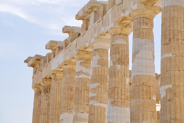 Ruinas de templos en la colina de la Acrópolis Atenas Grecia 2022