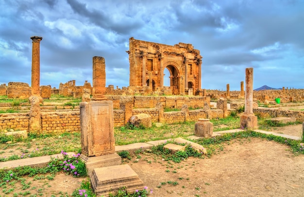 Foto ruinas de timgad, una ciudad romana bereber, patrimonio de la unesco en argelia