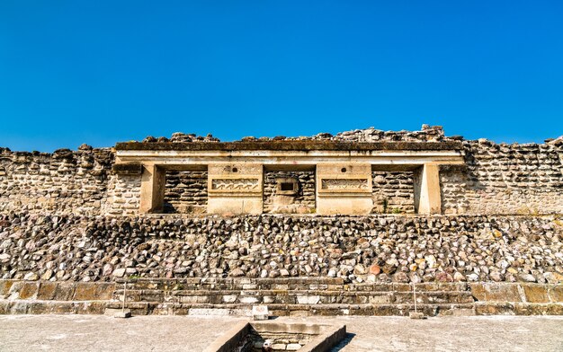 Foto ruínas zapotecas no sítio arqueológico mitla em oaxaca, méxico