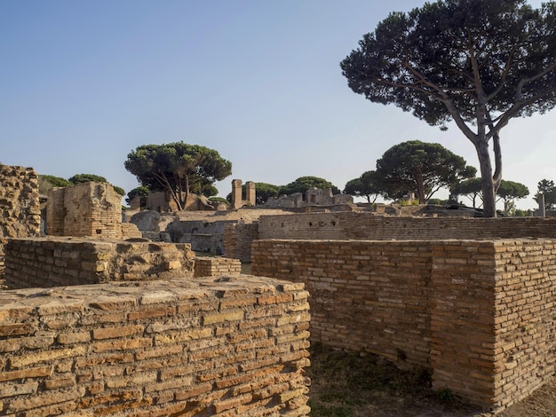Ruinen der alten archäologischen Stätte Ostia