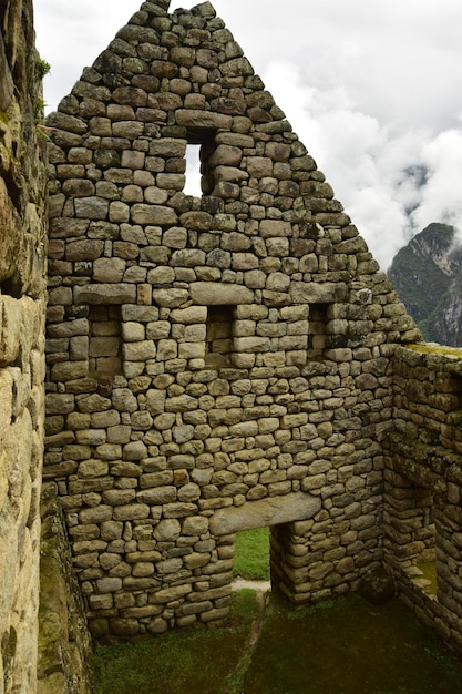 Ruinen der alten Inkastadt Machu Picchu im Nebel Peru