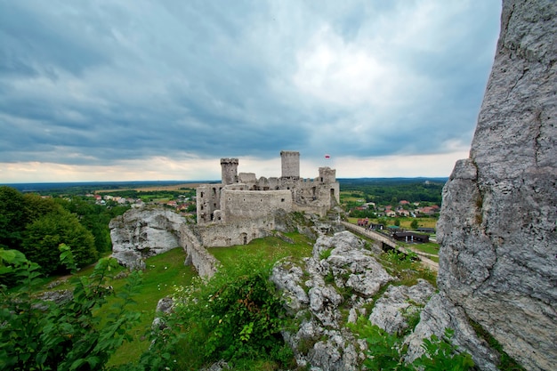 Ruinen der alten mittelalterlichen Burg.