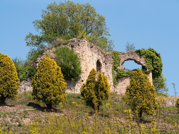 Ruinen einer alten Burg San Lorenzo in Gattinara, Italien