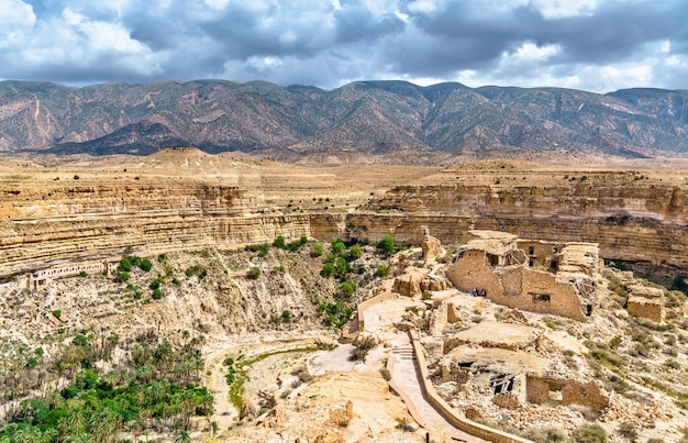 Ruinen eines Berberhauses am Ghoufi Canyon in Algerien, Nordafrika