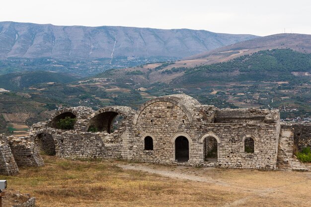 Ruinen im Inneren des Schlosses Berat, Albanien