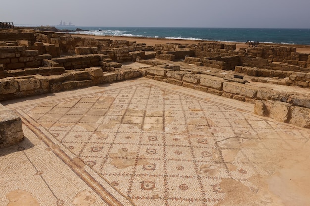 Ruinen und Mosaikboden in Caesarea