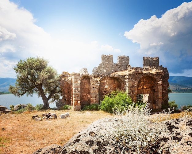 Ruinen von Herakleia am Bafa-See in der Türkei