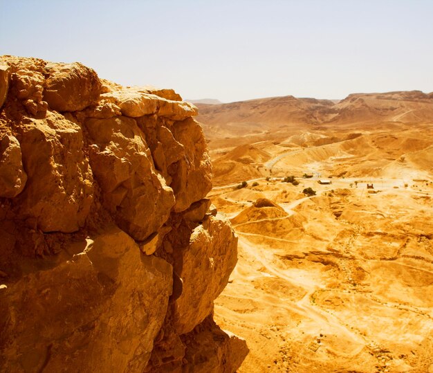 Ruinen von Masada mit dem Toten Meer im Hintergrund