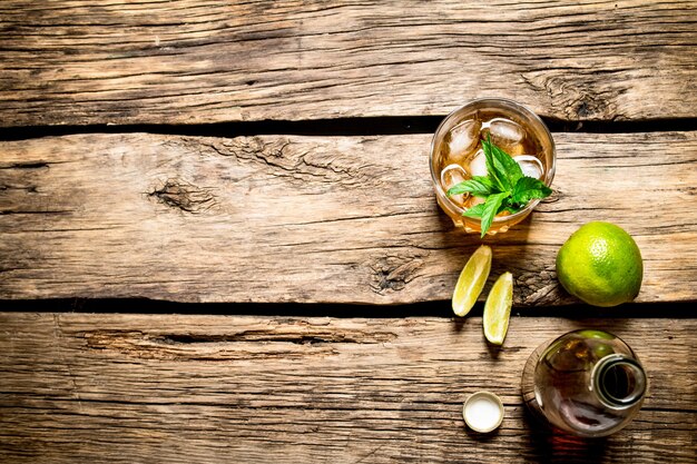 Rum mit Minze und Limette.
