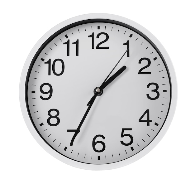 Runde Wanduhr, isoliert auf weiß
