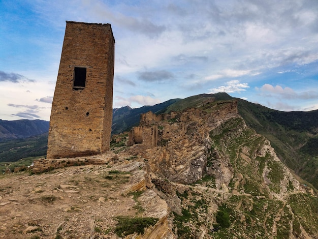 Rusia Daguestán torres defensivas medievales en el pueblo de Goor 2021