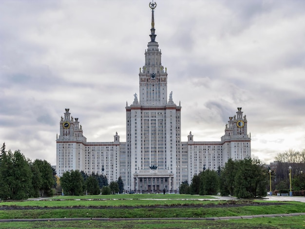 Rusia, Moscú, edificio de la Universidad Estatal de Lomonosov