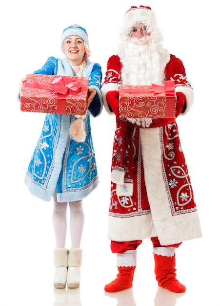 Russische Weihnachtsfiguren Ded Moroz Father Frost und Snegurochka Snow Maiden isoliert