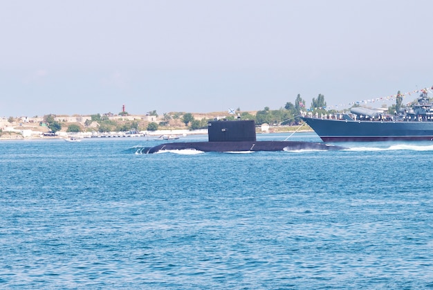 Russisches U-Boot in der Schwarzmeerbucht