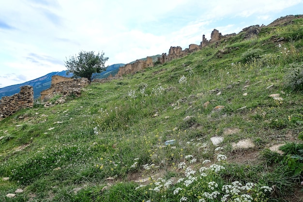 Russland Dagestan mittelalterliche Wehrtürme im Dorf Goor 2021