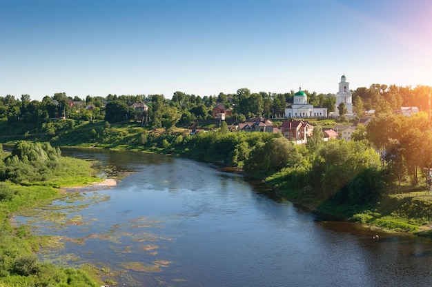 Russland-Stadt Rzhev-Blick auf die Wolga.