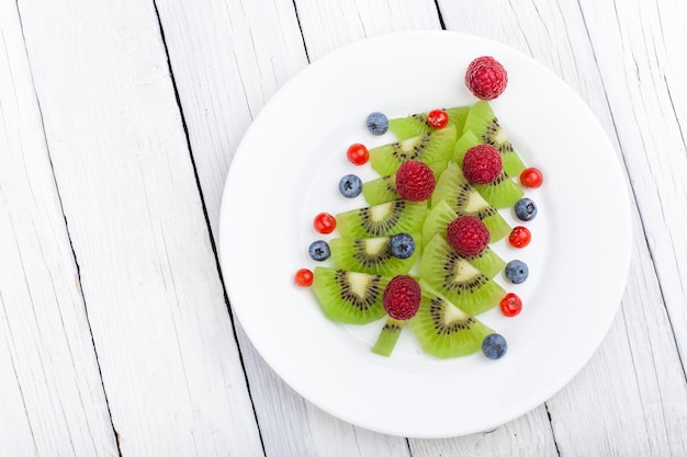 Árvore de Natal Kiwi, ideia de comida divertida para festa infantil ou café da manhã