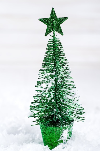 Árvore de Natal pequena de brinquedo verde