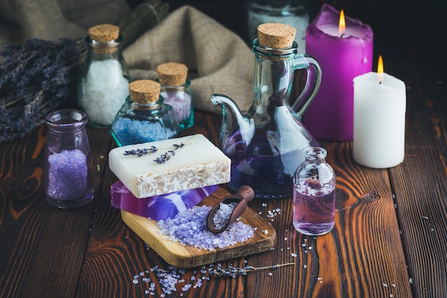 Foto sabão de lavanda e sal marinho