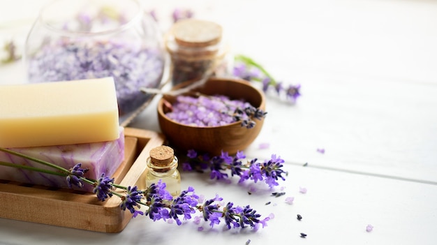 Sabonete de lavanda e produtos para spa