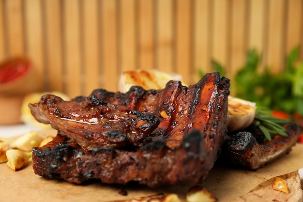 Foto saborosa comida frita costeletas de churrasco saborosa carne frita