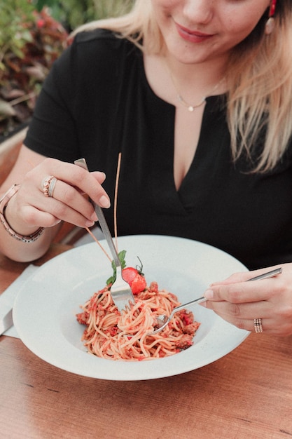 Saborosa e apetitosa massa italiana clássica com um molho delicioso.