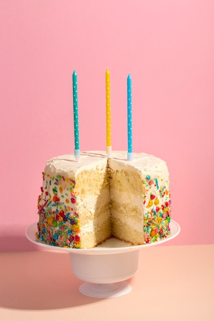 Foto saborosa variedade de bolo e velas