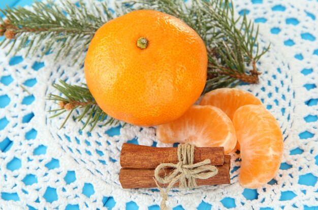 Saborosas tangerinas em guardanapo
