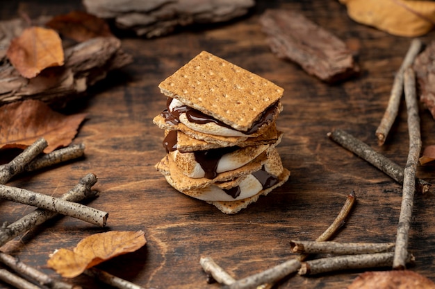 Foto saboroso arranjo de sobremesa s'mores