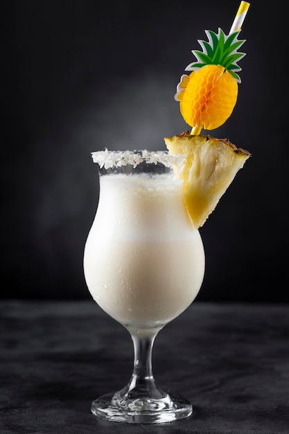 Saboroso Coquetel de Pina Colada Congelado