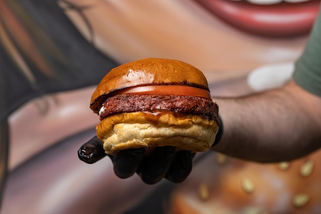 Foto saboroso hambúrguer em fast food