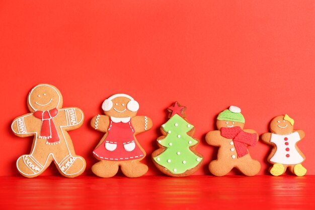 Saborosos biscoitos caseiros de Natal na cor de fundo