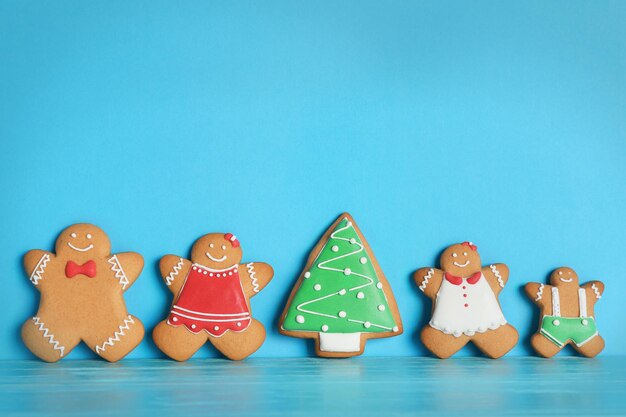 Saborosos biscoitos caseiros de Natal na cor de fundo