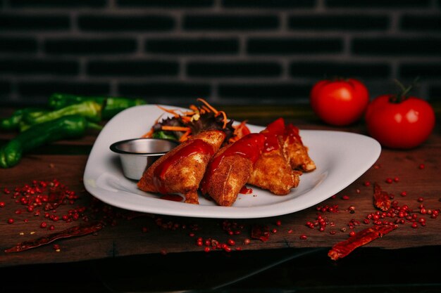 Sabrosa harina de pollo en la mesa