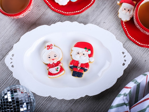 Sabrosas galletas de azúcar navideñas decoradas caseras