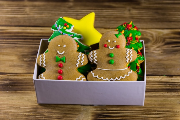 Sabrosas galletas de jengibre navideñas festivas