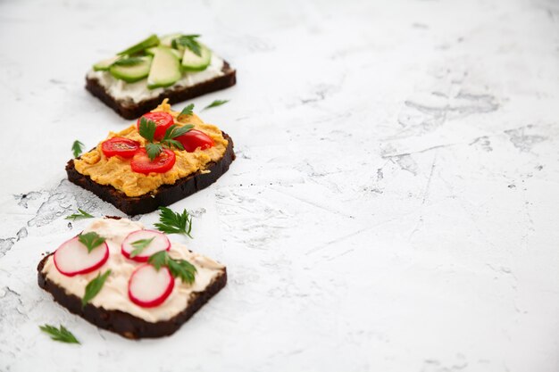 Sabrosas tostadas vegetarianas