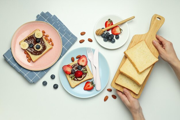 Sabroso desayuno o almuerzo para niños comida tostada que el niño puede llevar con él