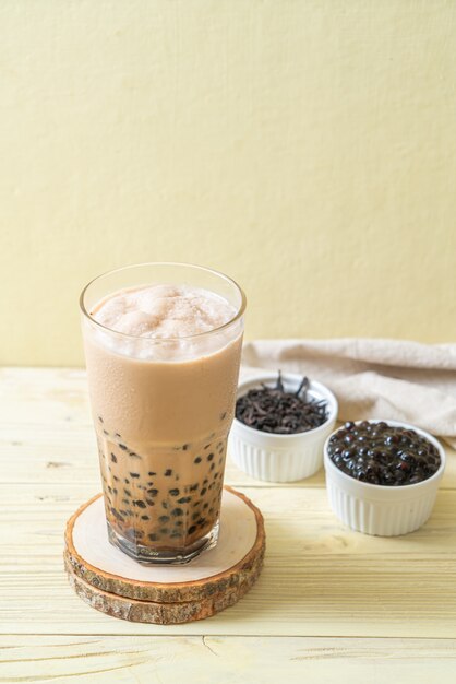 Sabroso té con leche de burbujas o té de boba