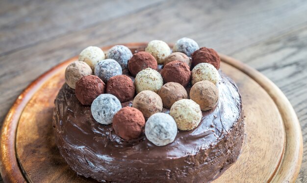 Sacher Torte mit Trüffeln verziert