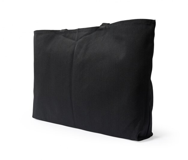 Foto saco de tecido preto no fundo isolado com traçado de recorte.