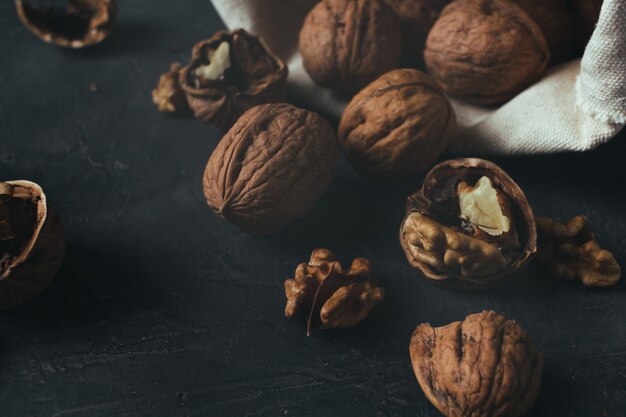 Saco de nueces con espacio de copia en tiro de humor oscuro