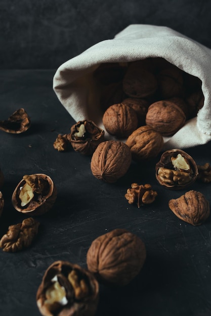 Saco de nueces con espacio de copia en tiro de humor oscuro