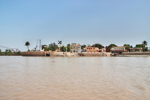 Sadhu Belo, um antigo templo hindu em Sukkur, Paquistão