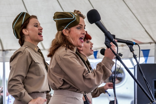 Sängerinnen beim Goodwood Revival