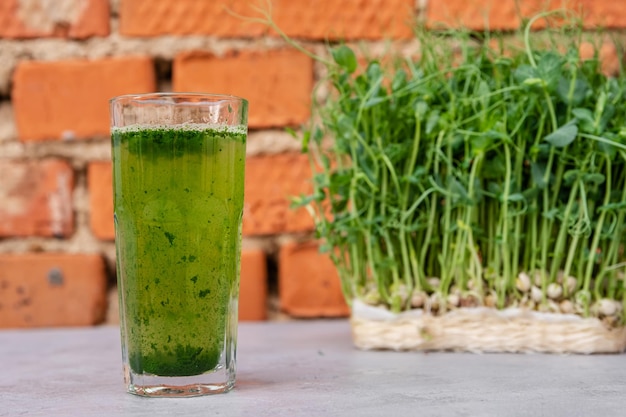 Saft aus Weizengras Trend der Gesundheit Weizengrassaft mit Weizen